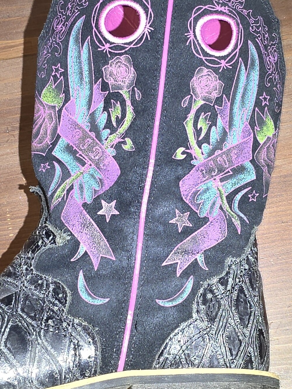 Women's Ariat Black & Pink Embroidered Western Boots, SIZE 7 1/2 B - Picture 10 of 11